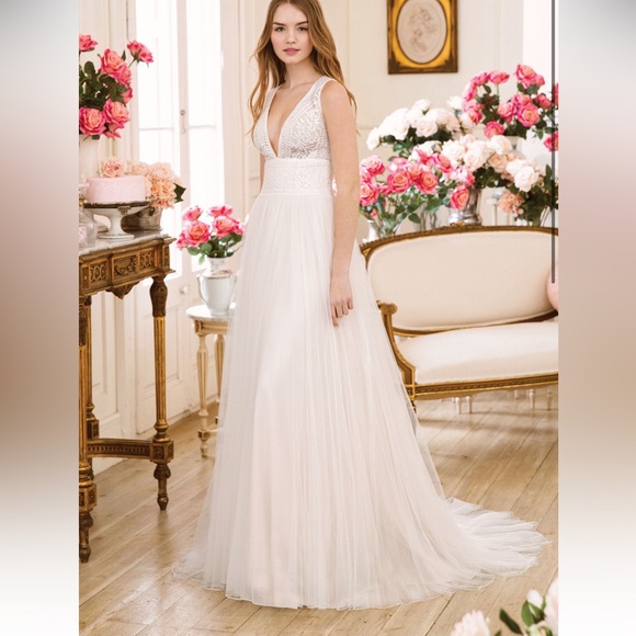 Sweetheart Wedding Gown - Picture 8 of 10